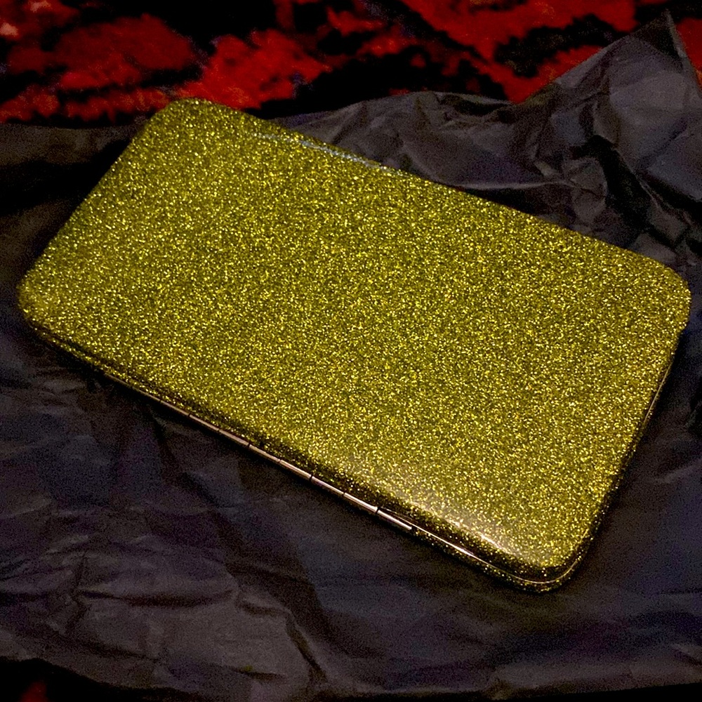 NWOT Glitter wallet with silver interior and click-clasp